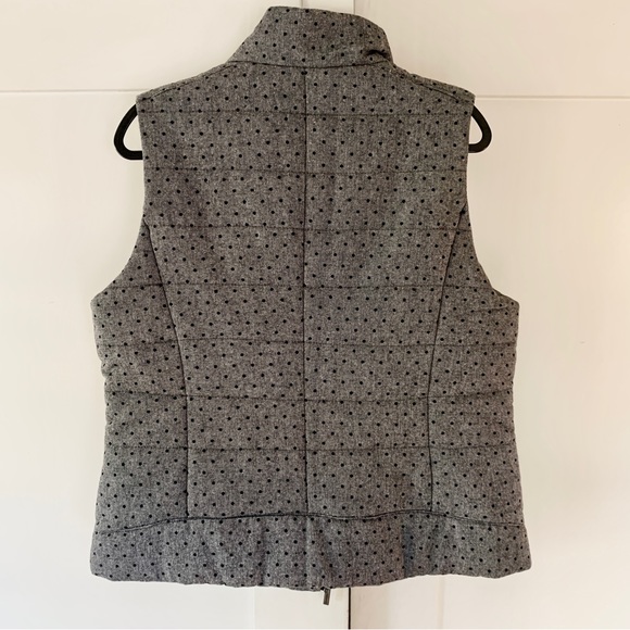 Fun and Cozy Liz Claiborne Polka Dot Vest - Picture 4 of 10